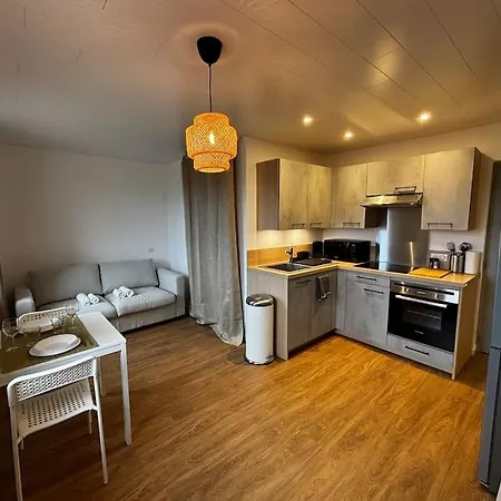 Le Fontaine Aux Portes Du Village Avec Parking Apartment *