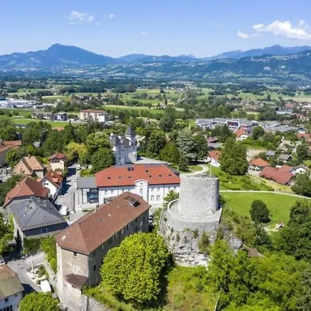 Le Fontaine Aux Portes Du Village Avec Parking Apartment *